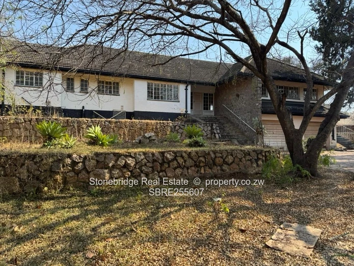 5 Bedroomed House in Burnside For Sale