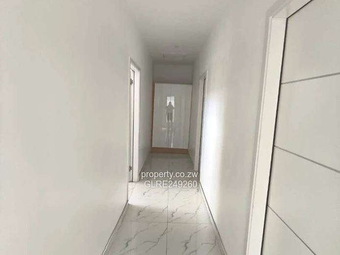 Modern 3-Bed Apartment with Borehole in Newlands