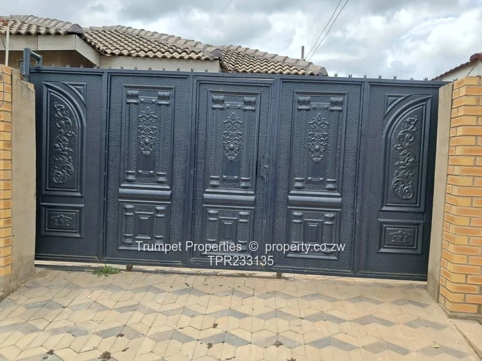 5-Bed Budiriro Home — Secure Gate, Borehole, Paved Yard