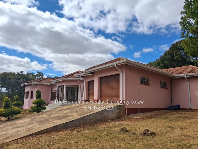 5 Bed Family Home in Quinnington