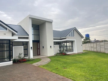 5 Bedroom House