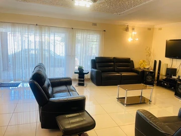 5 Bedroom House