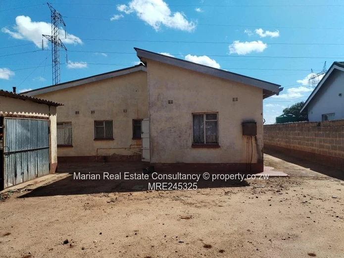 3 Bedroom House, Mahatshula For Sale