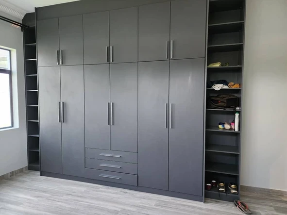 4 Bedroom Flat & Apartment