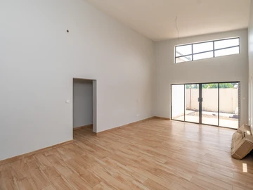 3 Bedroom Flat & Apartment