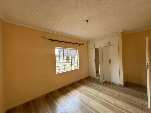 3 Bedroom Flat & Apartment
