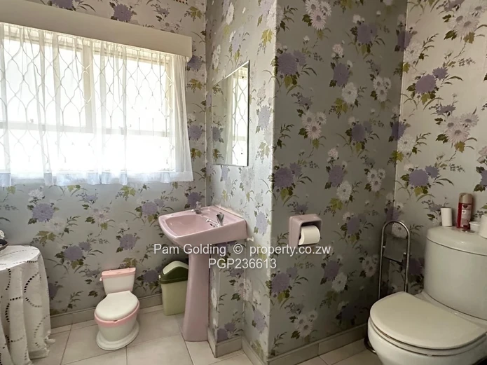 Elegant Well-maintained Family Residence (Sole Mandate)