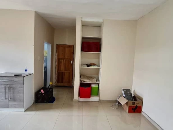 3 Bedroom Flat & Apartment
