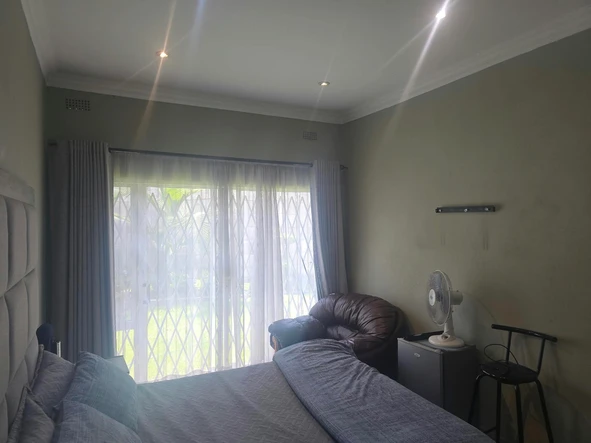 2 Bedroom Flat & Apartment