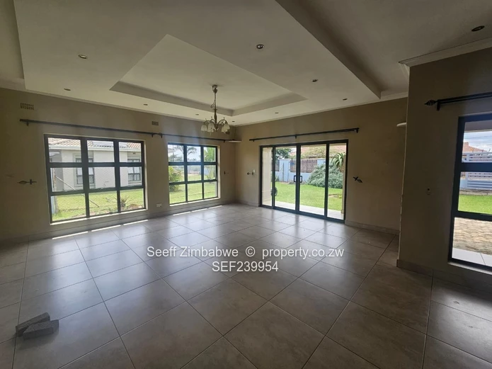 Elegant Three-Bedroom Contemporary Residence in Fairview, Mount Hampden