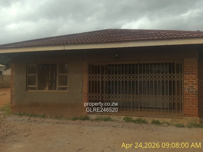 Kuwadzana 4-Bed Brick Home — En Suite & Fitted Kitchen