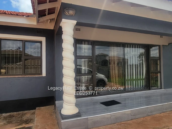 *Mount Pleasant Heights house to let 