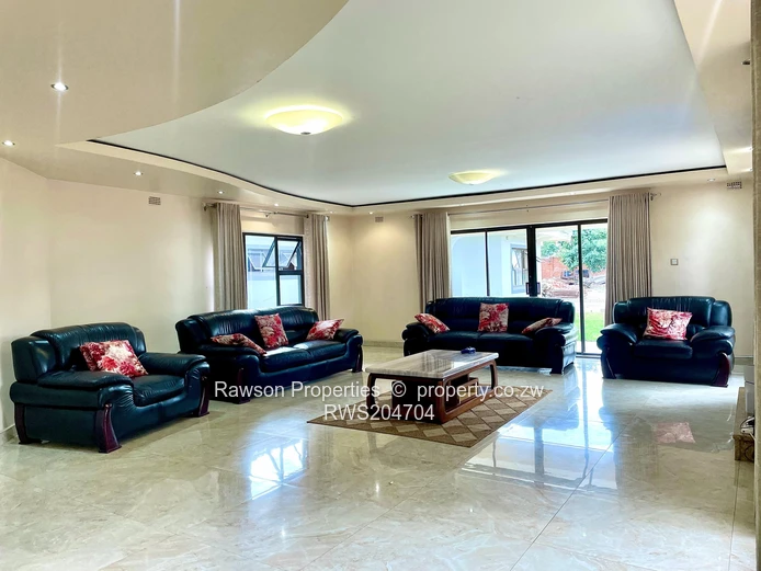 A Rare Blend of Luxury, Space and Comfort (Sole Mandate)