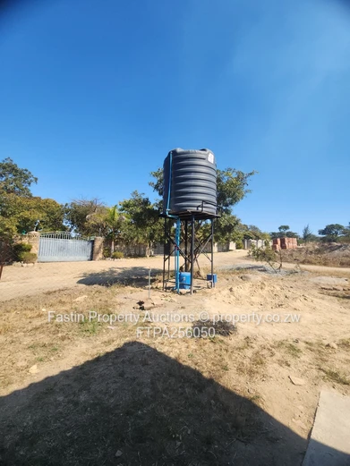 Open-Plan 5-Bed Crowhill Views Home with Borehole
