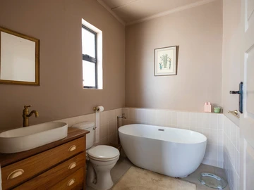 3 Bedroom Flat & Apartment