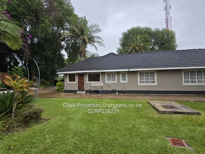 Modern Home! Ready to move in! (Sole Mandate)