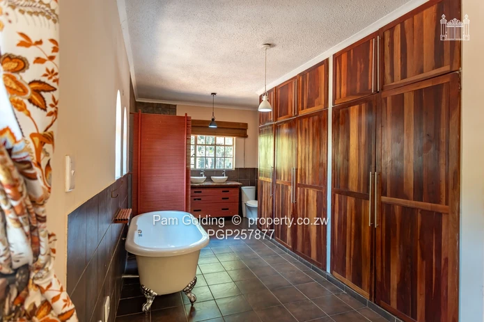 Character Double Storey Family Home!!!!!