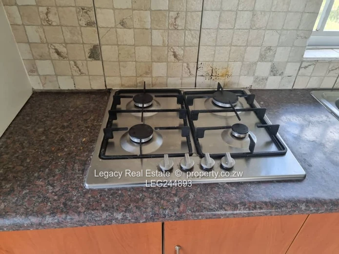 Private & Secure Cottage For Rent In Helensvale