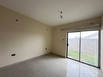 2 Bedroom Flat & Apartment