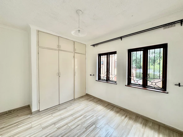 3 Bedroom Flat & Apartment