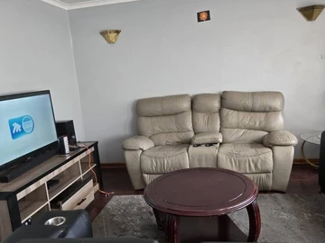 3 Bedroom Flat & Apartment