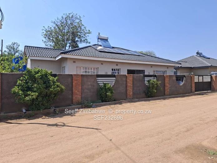 Selbourne Park, Bulawayo – Modern 3-Bedroom Townhouse for Sale (Chelmsford Road) (Sole Mandate)