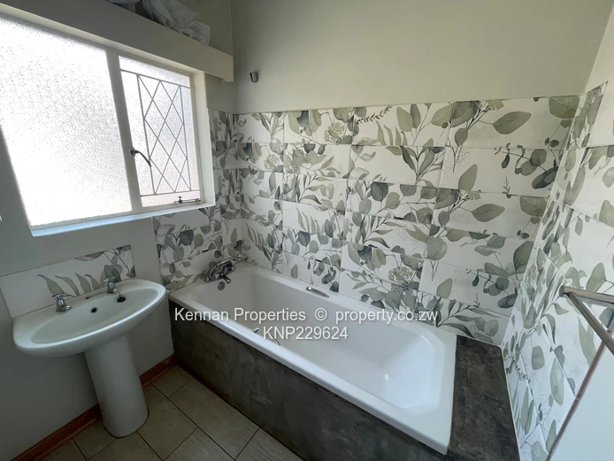 Neat Garden Flat In Quiet Complex