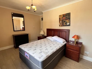 3 Bedroom Flat & Apartment