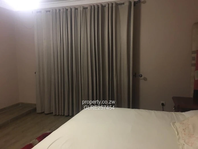 Alexandra Park - 4BR Family Home, Pool & Borehole