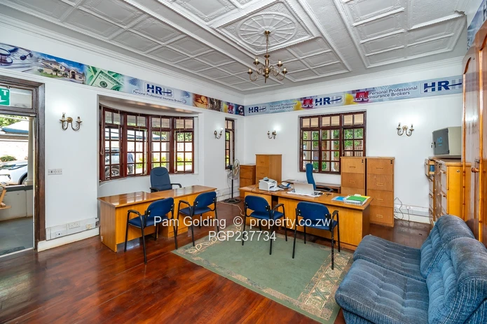 The Perfect Business Location: Close to the City & Major Hospital.