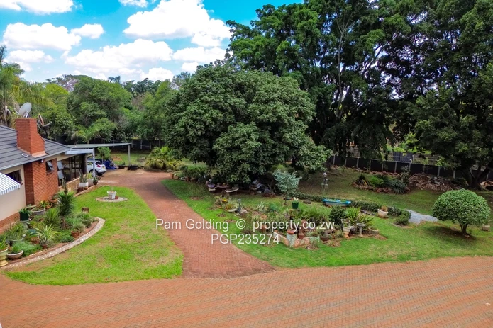 Spacious home walking distance to St Johns College  (Sole Mandate)