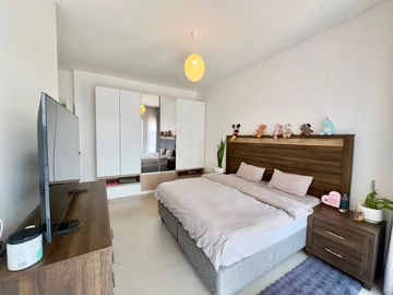2 Bedroom Flat & Apartment