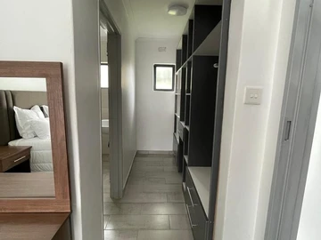 3 Bedroom Flat & Apartment