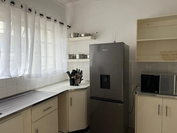 2 Bedroom Flat & Apartment