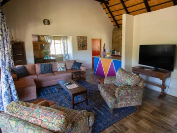 Hotel & Lodge