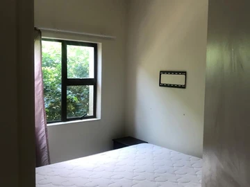 2 Bedroom Flat & Apartment