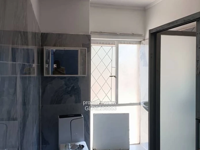 Avondale 2-Bed Townhouse - Garden, Carport & Tank