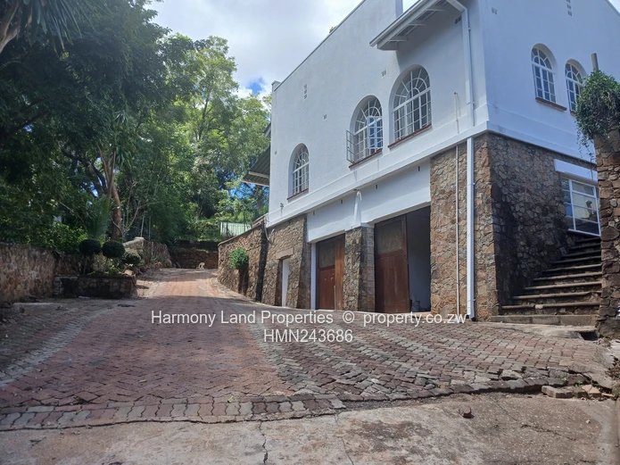 Greystone Park - Beautiful 4 bedroomed house to Let
