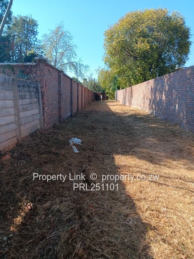 Secure Walled 2000m² Northwood Stand with Borehole & Staff Accommodation
