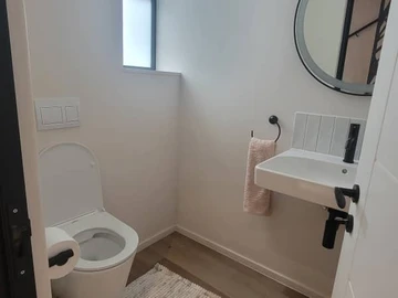 3 Bedroom Flat & Apartment