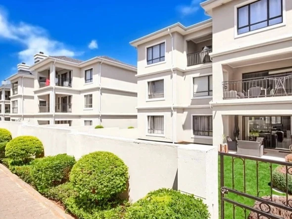 3 Bedroom Flat & Apartment