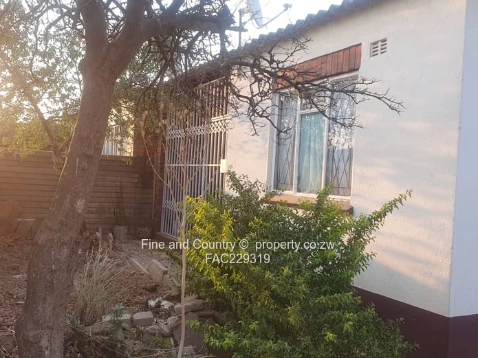 3 Bedroomed House For Sale - Entumbane