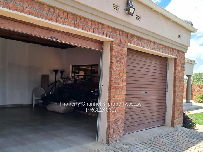 Prime Pomona Home | 1800sqm | Title Deeds Available (Sole Mandate)