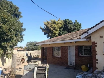 8 Bedroom House