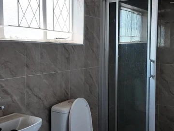 3 Bedroom Flat & Apartment