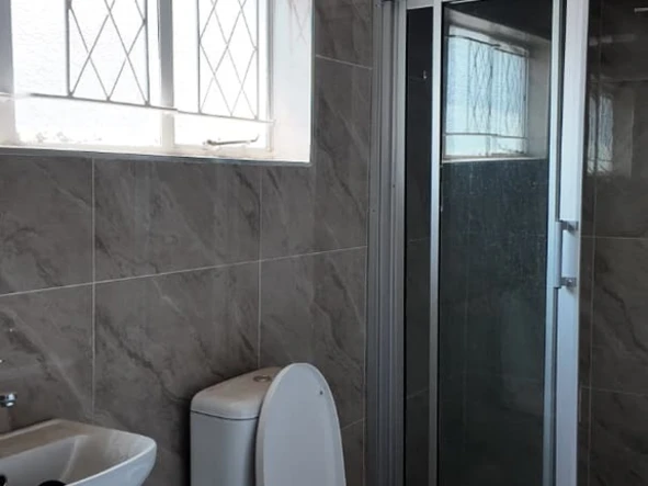 3 Bedroom Flat & Apartment
