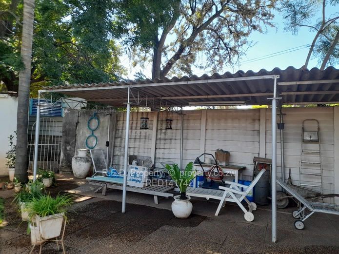  Family home with the possibility to commercial rights