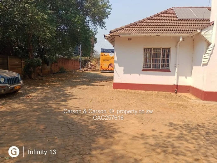 Eastlea 3BR Home on 1400m² — Paved Yard & Staff Unit