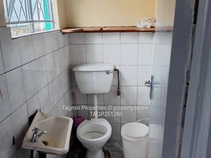 Unit A Extension Seke Chitungwiza house for sale 