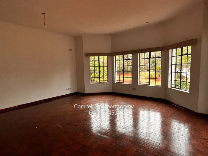 Greendale North house with six beds having 2 ensuite, swimming pool 